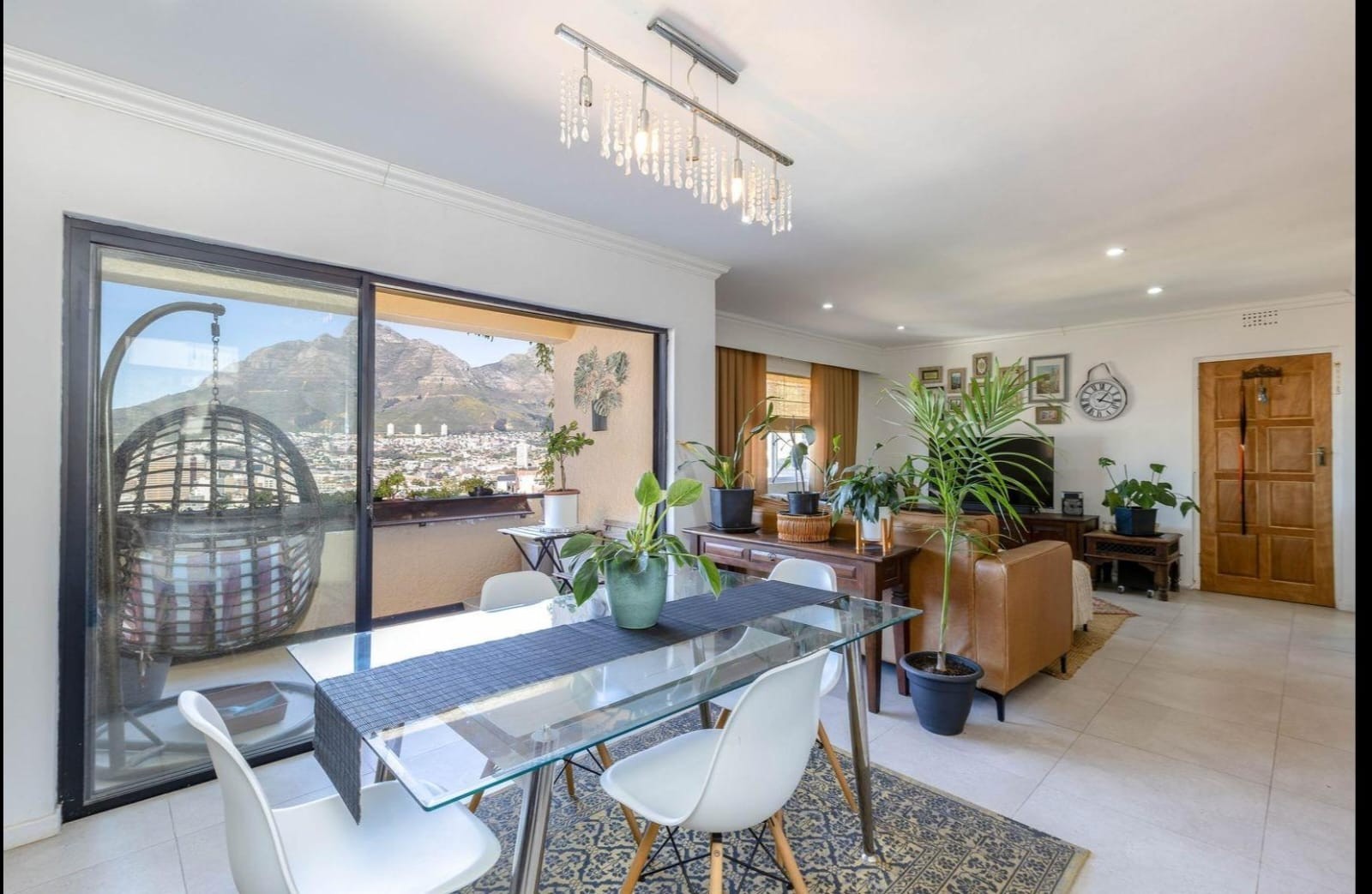 Apartment for sale in Schotsche Kloof, Cape Town, 97 m²