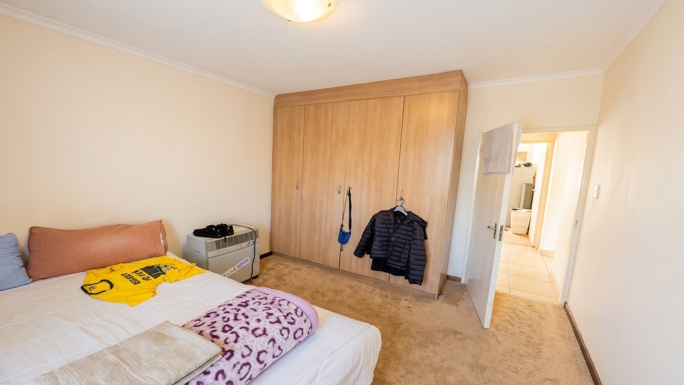 Apartment for sale in Meredale, Johannesburg, 61 m²