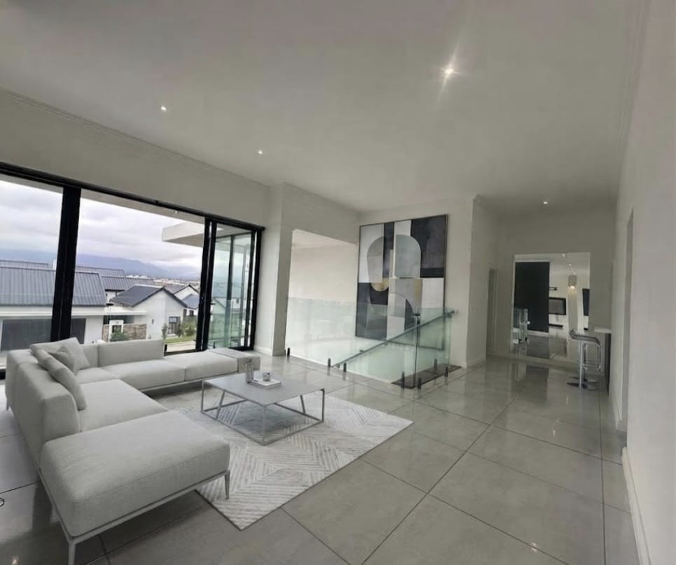 House for sale in Kingswood Golf Estate, George, 345 m²
