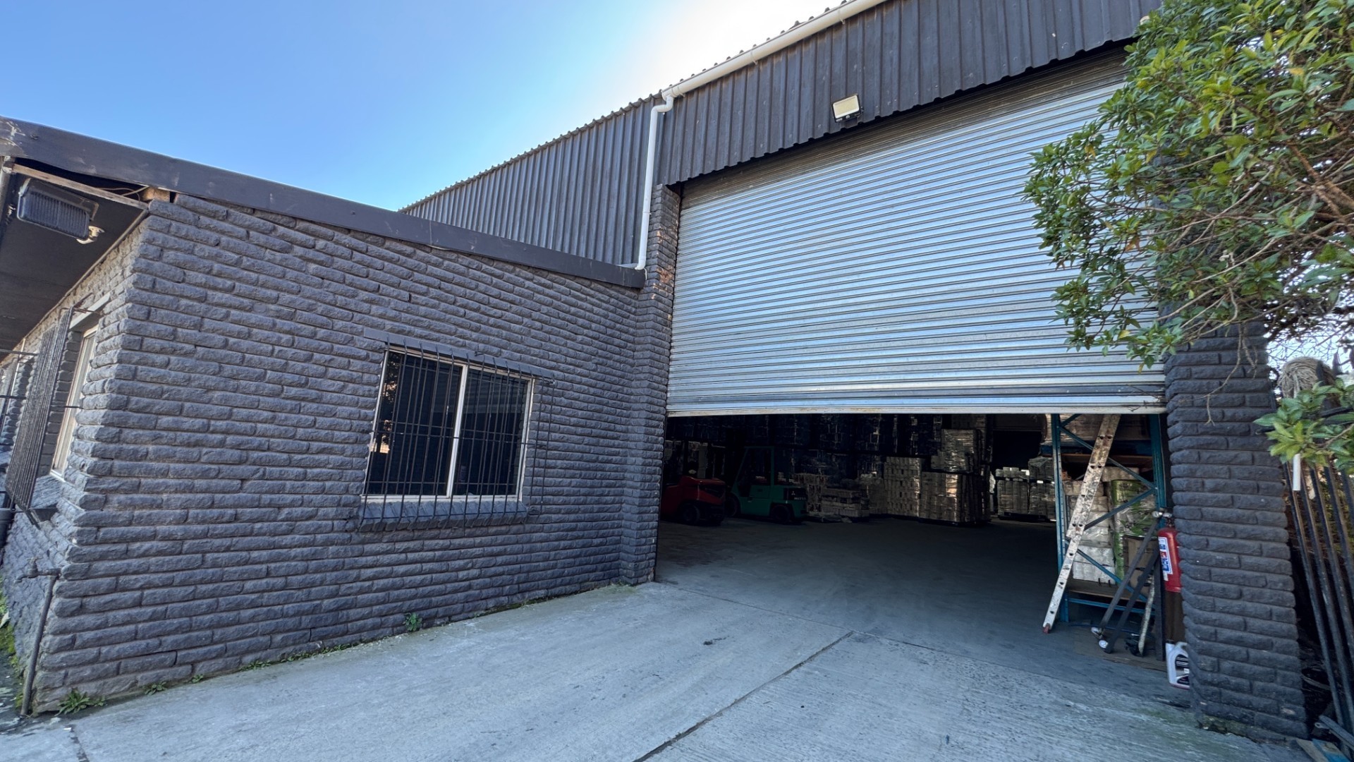 Warehouse for rent in Montague Gardens, Milnerton, 1600 m²