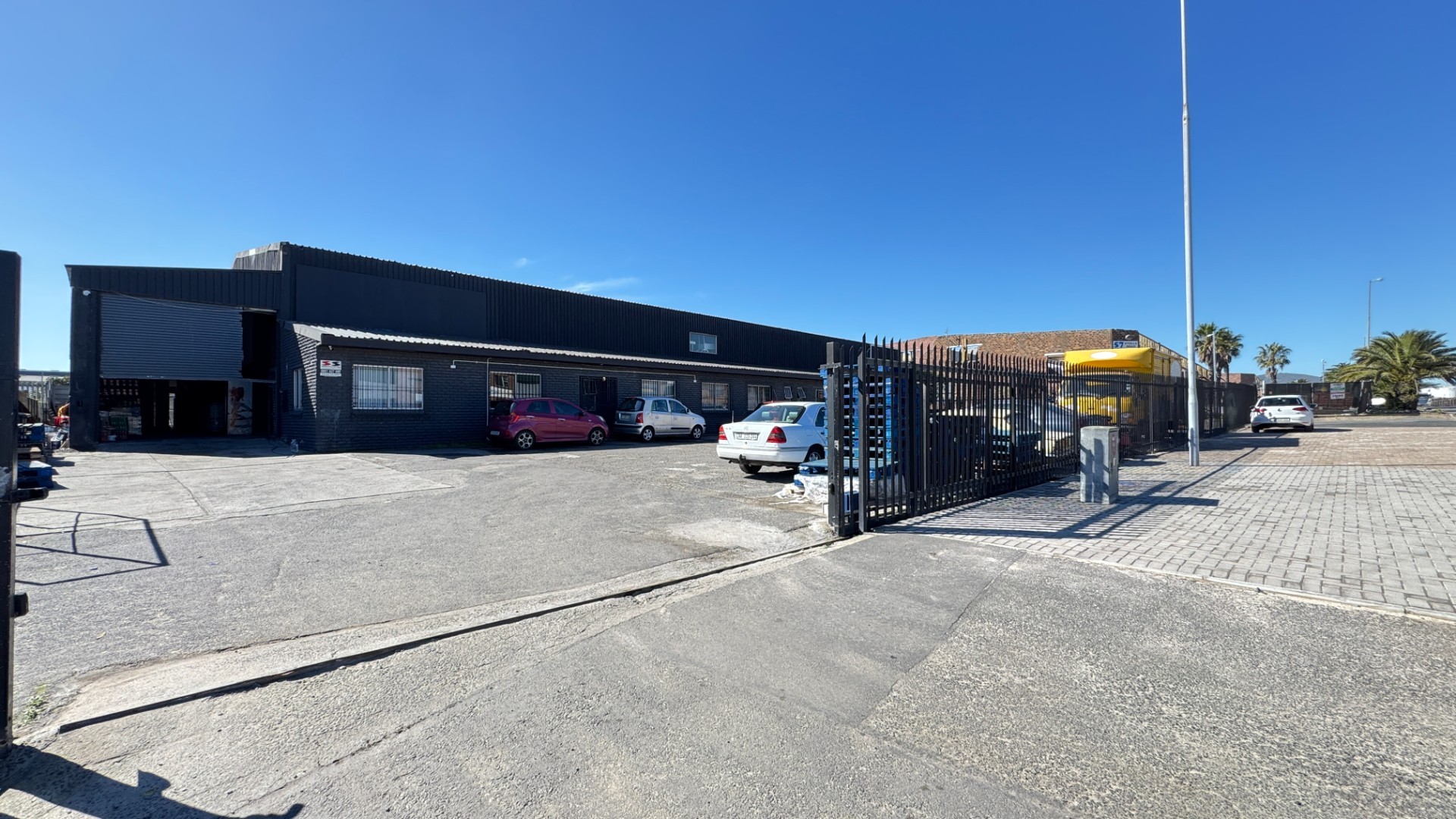 Warehouse for rent in Montague Gardens, Milnerton, 1600 m²