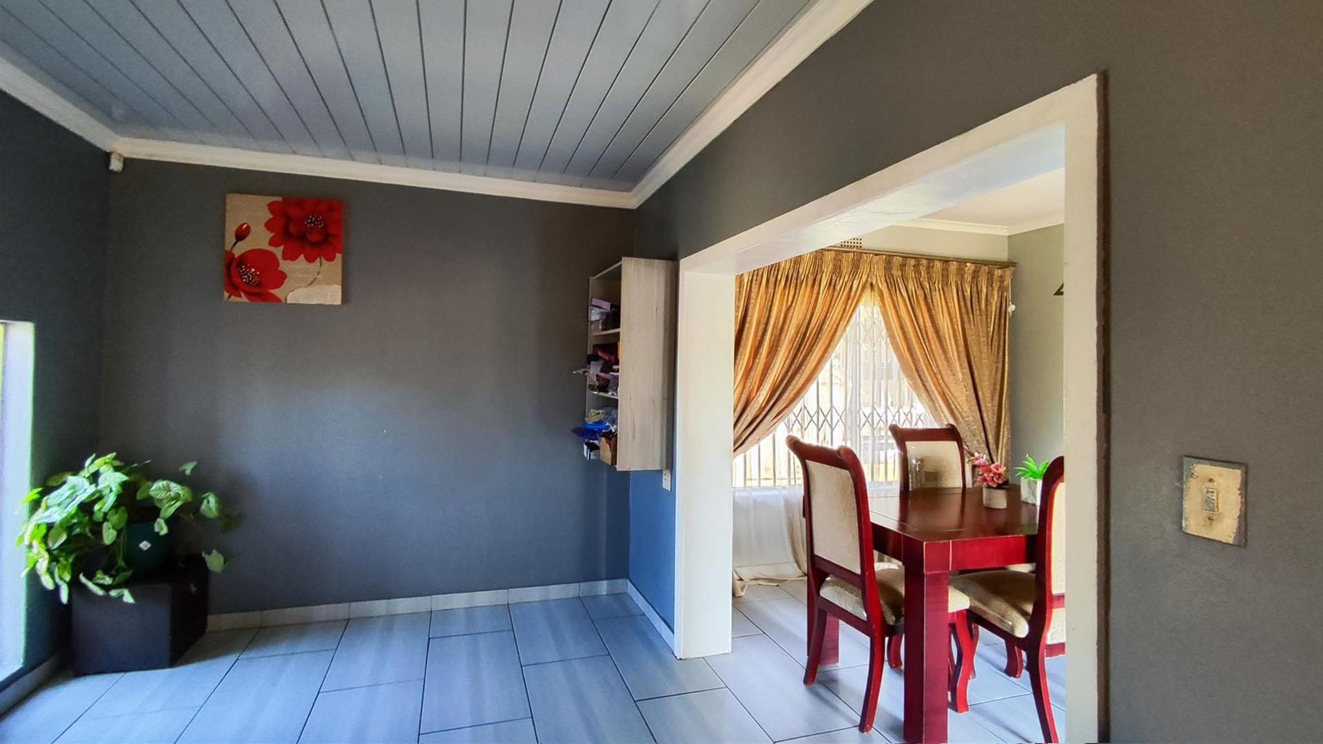 House for sale in Sharon Park, Nigel, 168 m²