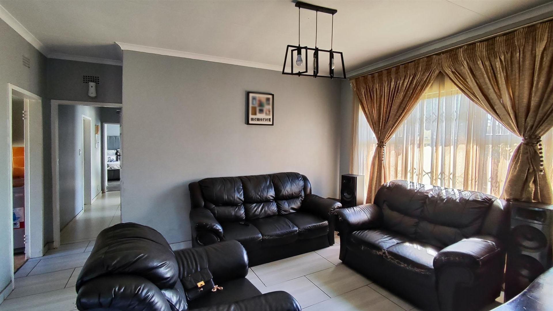 House for sale in Sharon Park, Nigel, 168 m²