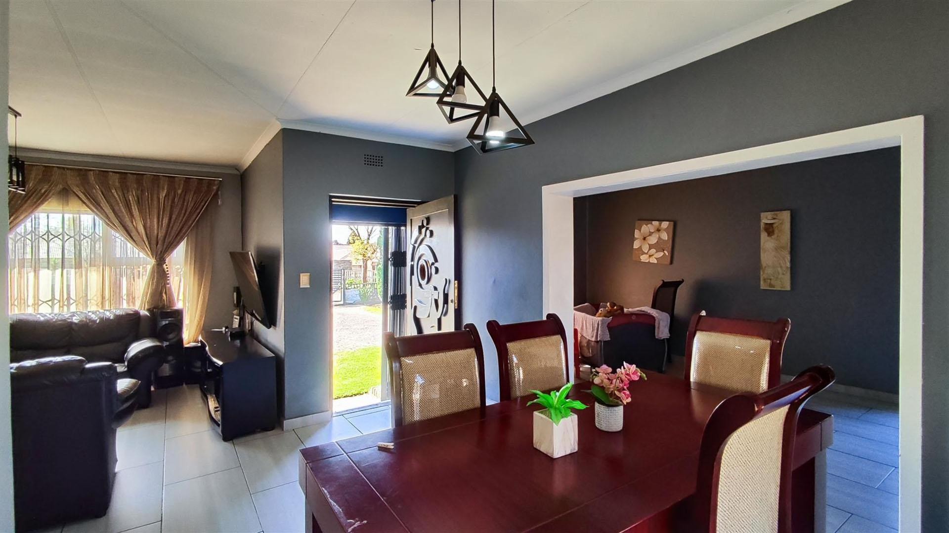 House for sale in Sharon Park, Nigel, 168 m²