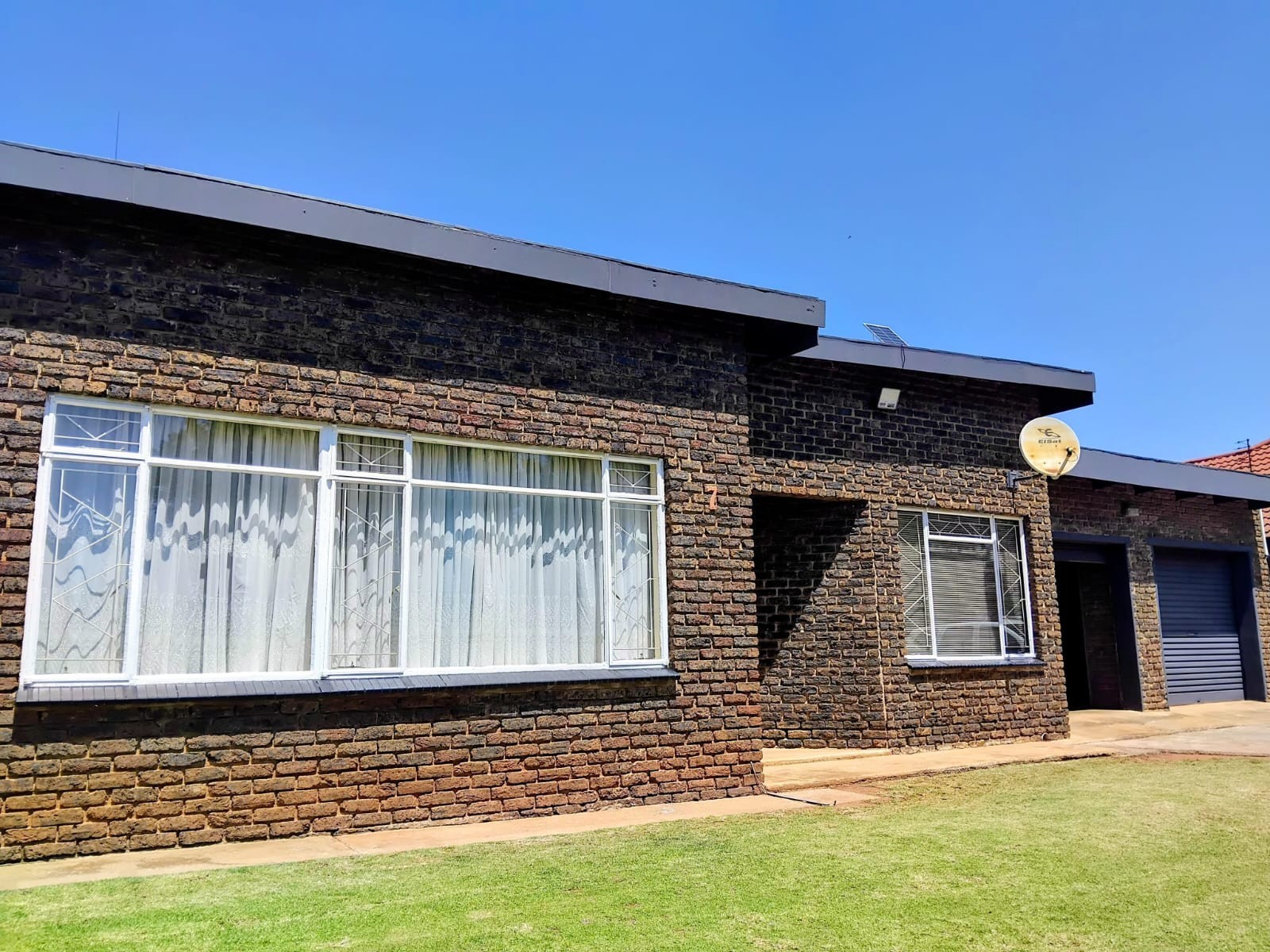Facebrick Family Home, excellent address