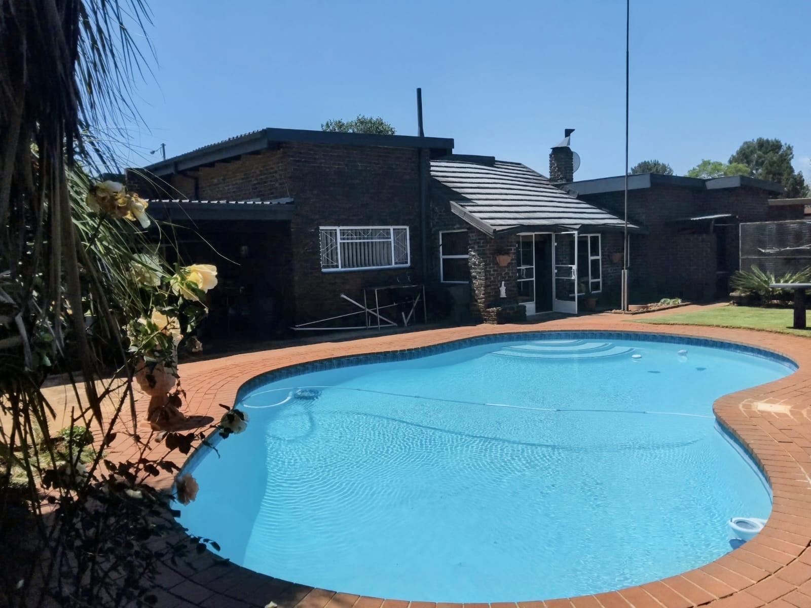 House for sale in Carletonville Central, Carletonville, 843 m²