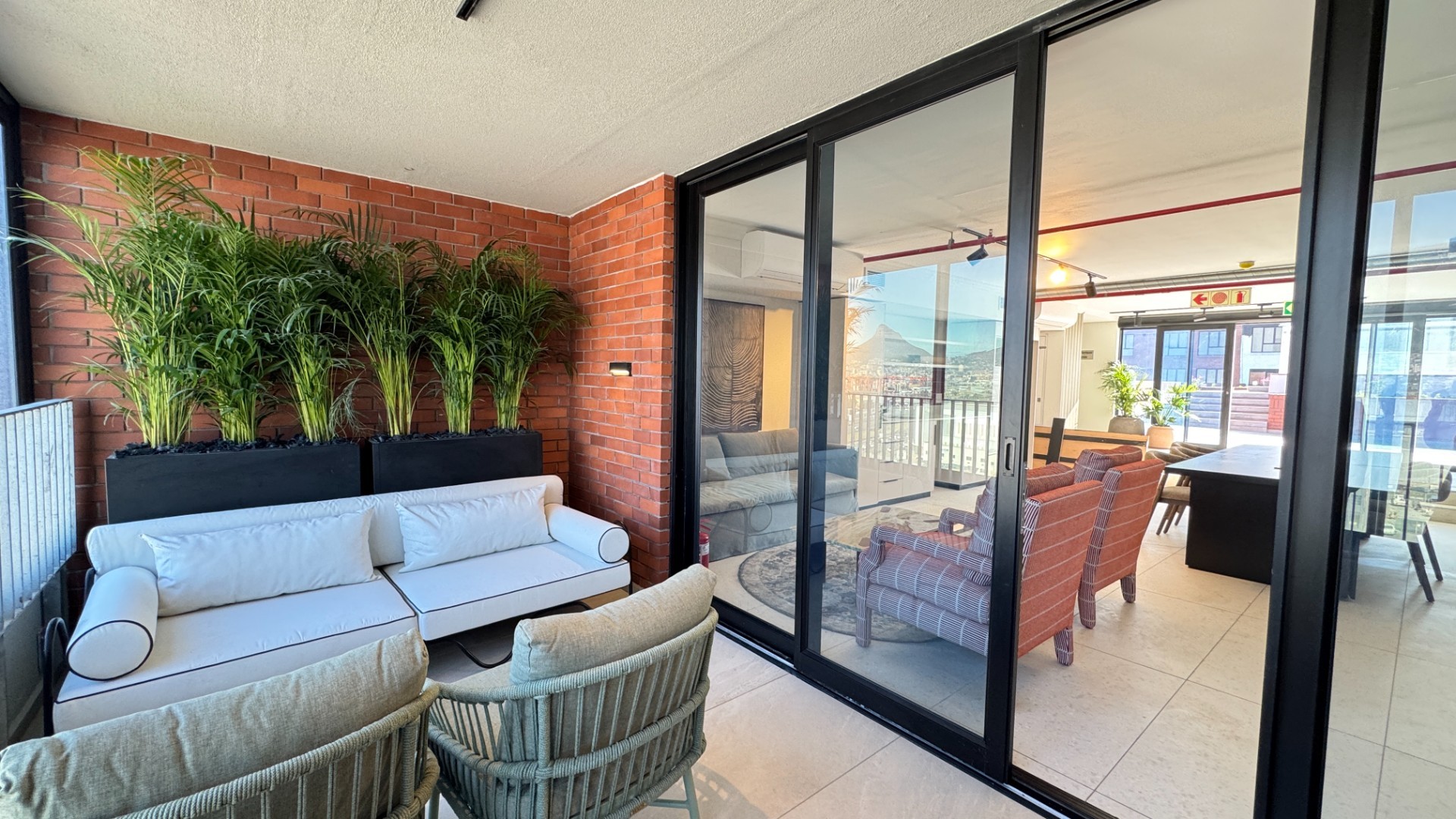 Apartment for rent in Paarden Eiland, Cape Town, 32 m²