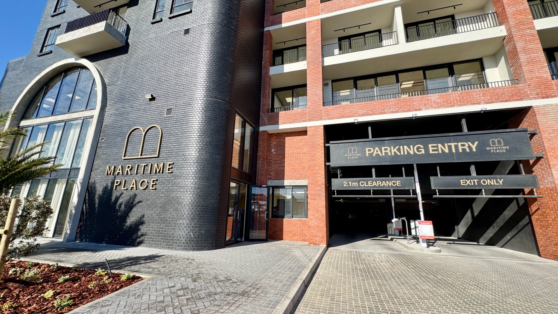 Apartment for rent in Paarden Eiland, Cape Town, 32 m²