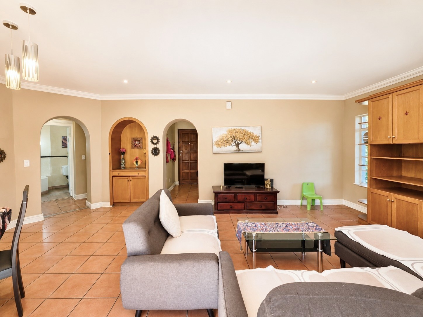 Townhouse for rent in Bryanston, Sandton, 91 m²
