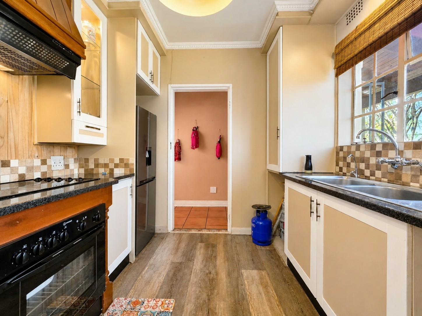 Townhouse for rent in Bryanston, Sandton, 91 m²