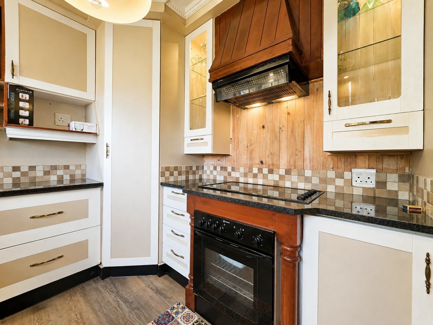 Townhouse for rent in Bryanston, Sandton, 91 m²