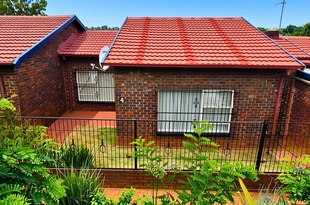 3 Bedroom Cluster For Sale in Hamberg, Roodepoort