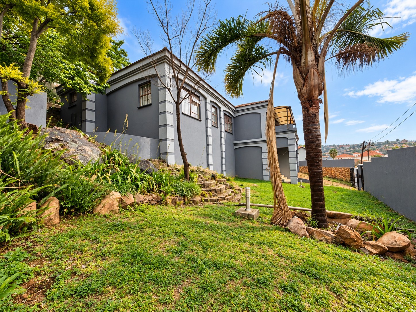 House for sale in Oakdene, Johannesburg, 1867 m²