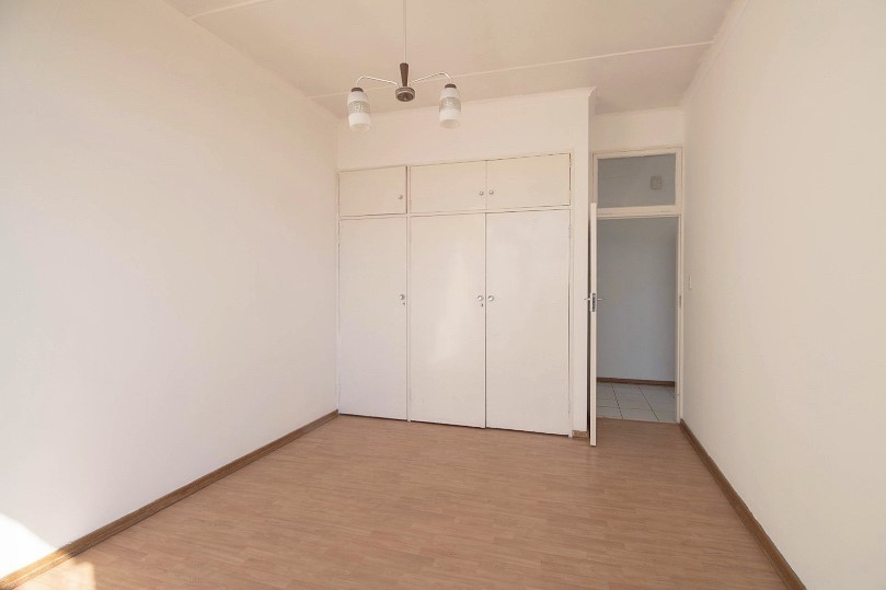 Apartment for rent in Rosettenville, Johannesburg