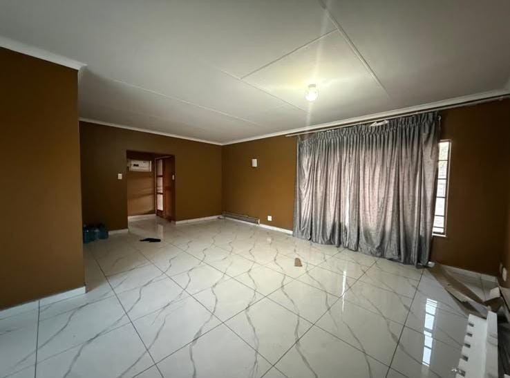 House for sale in Tasbet Park Ext 3, Tasbet Park, Witbank, 136 m²
