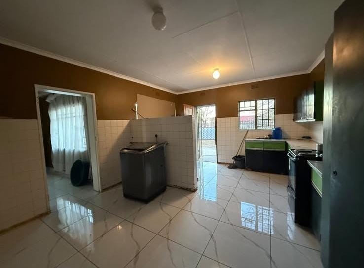 House for sale in Tasbet Park Ext 3, Tasbet Park, Witbank, 136 m²