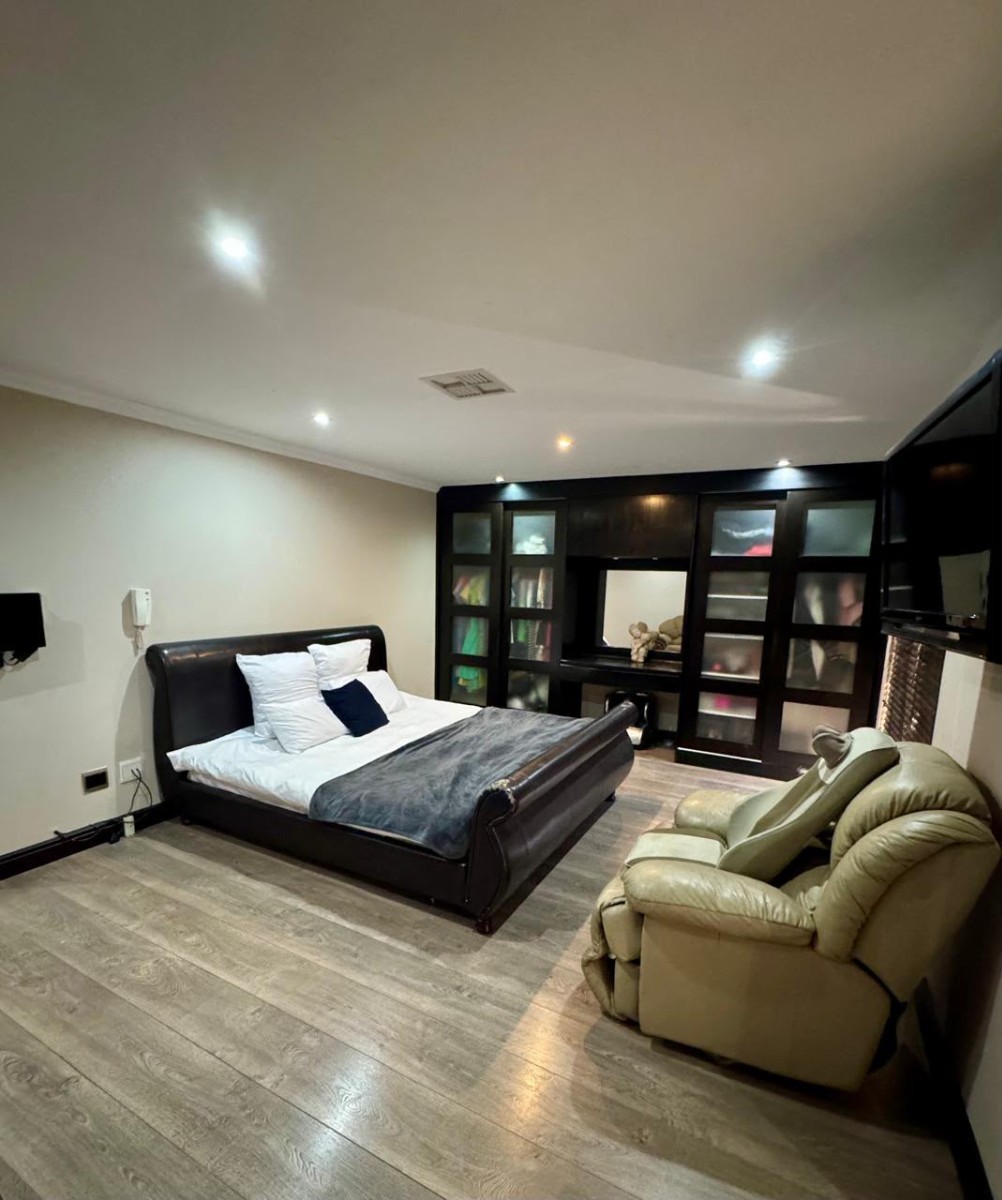 House for sale in Glenvista, Johannesburg, 1 Alzia Street, Glenvista, Johannesburg, Gauteng