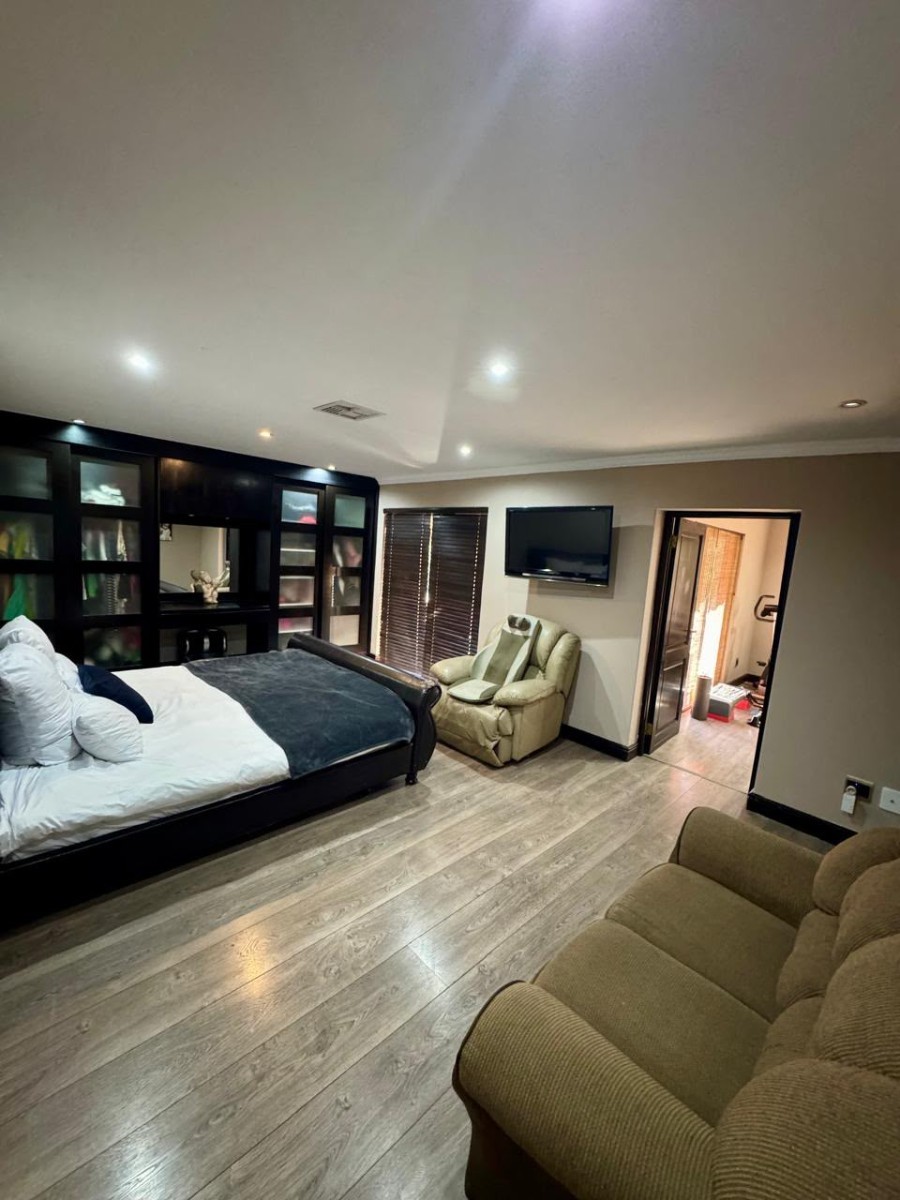 House for sale in Glenvista, Johannesburg, 1 Alzia Street, Glenvista, Johannesburg, Gauteng