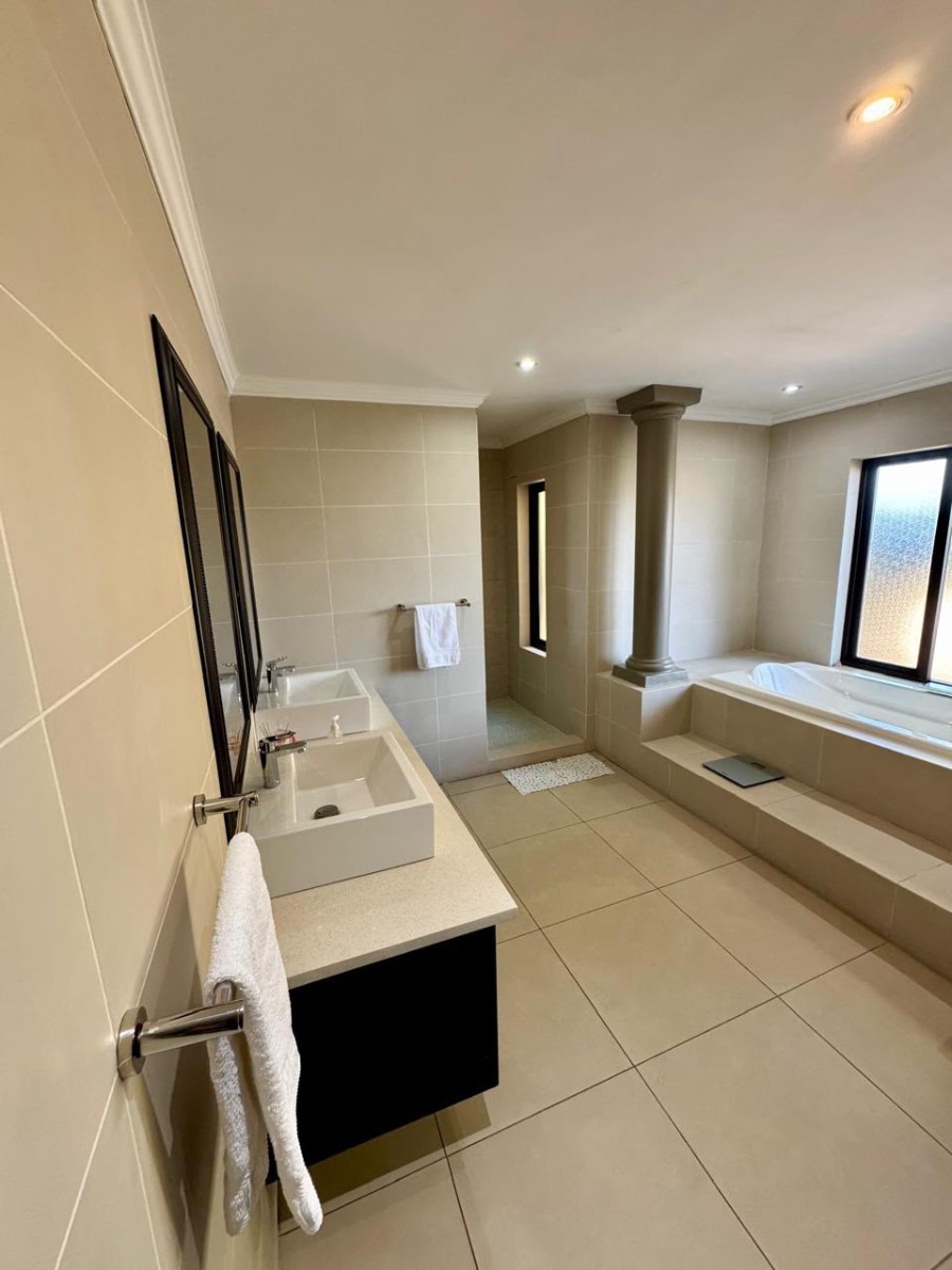 House for sale in Glenvista, Johannesburg, 1 Alzia Street, Glenvista, Johannesburg, Gauteng