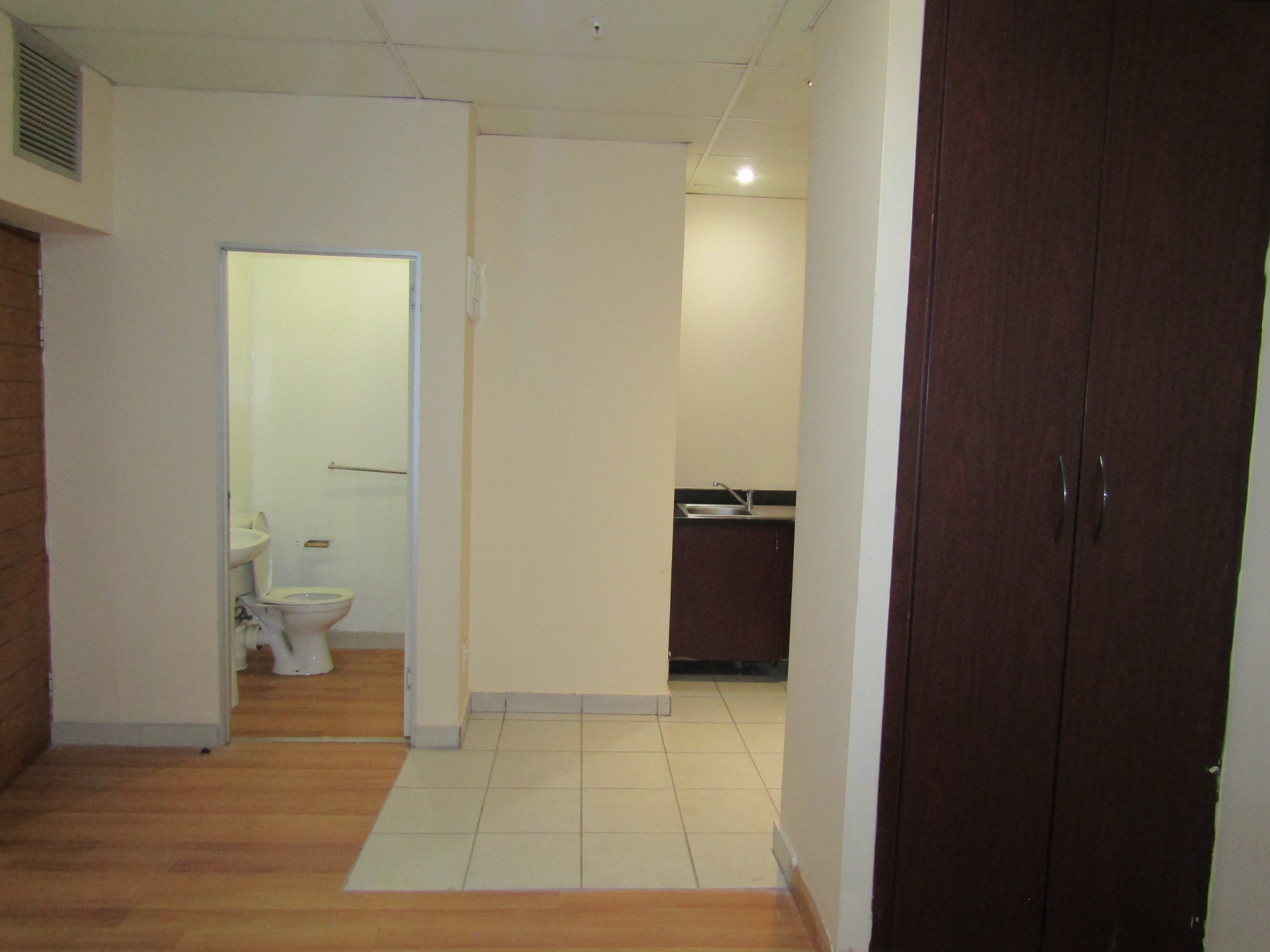 Apartment for rent in Johannesburg Central, Johannesburg, 2, Colosseum, 41 Kruis Street, Johannesburg Central, Johannesburg, Gauteng