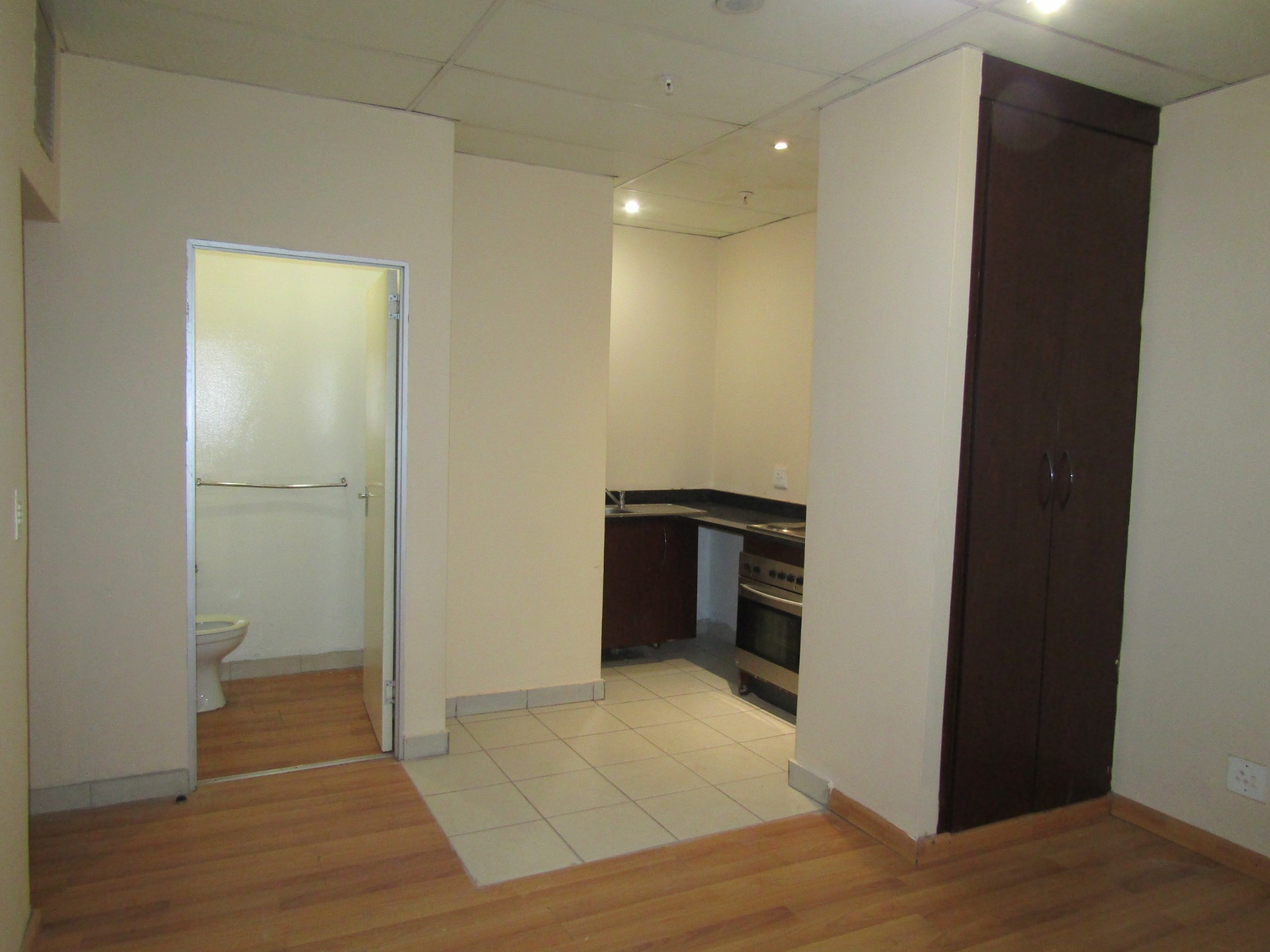 Apartment for rent in Johannesburg Central, Johannesburg, 2, Colosseum, 41 Kruis Street, Johannesburg Central, Johannesburg, Gauteng
