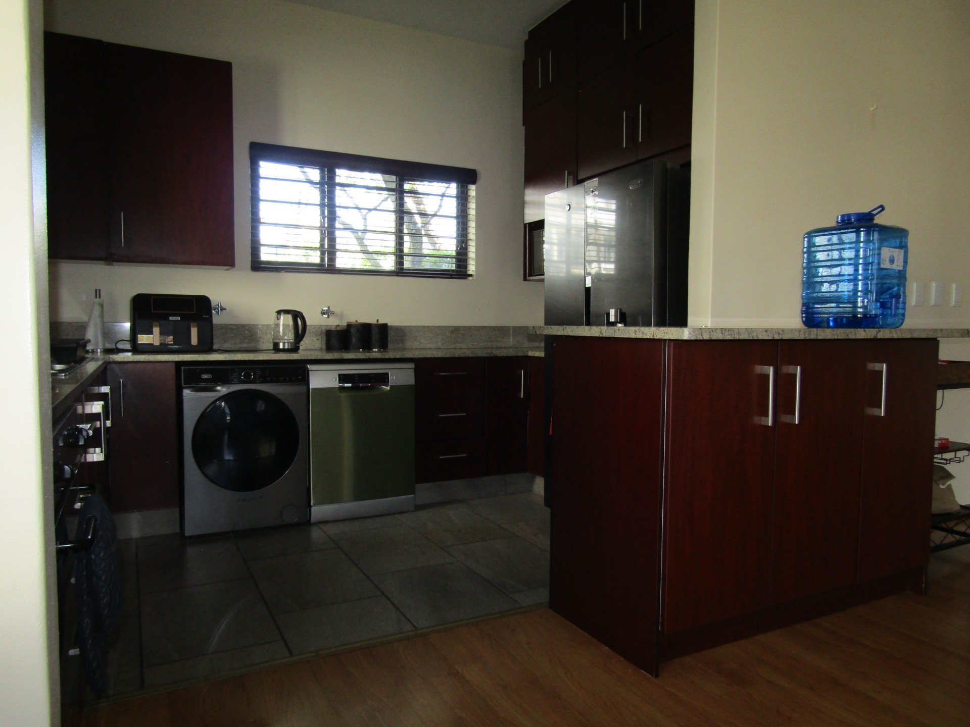 Apartment for sale in Bryanston, Sandton, 3, Ealing Broadway, 21 Ealing Crescent, Bryanston, Sandton, Gauteng, 150 m²