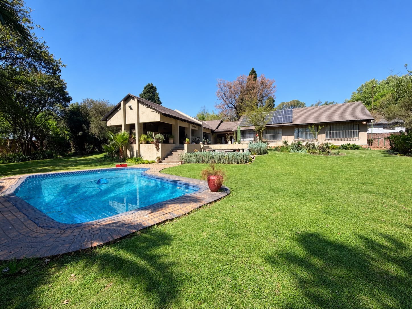 House for sale in Bryanston, Sandton, 874 Brooke Ave, Bryanston, Sandton, Gauteng, 550 m²