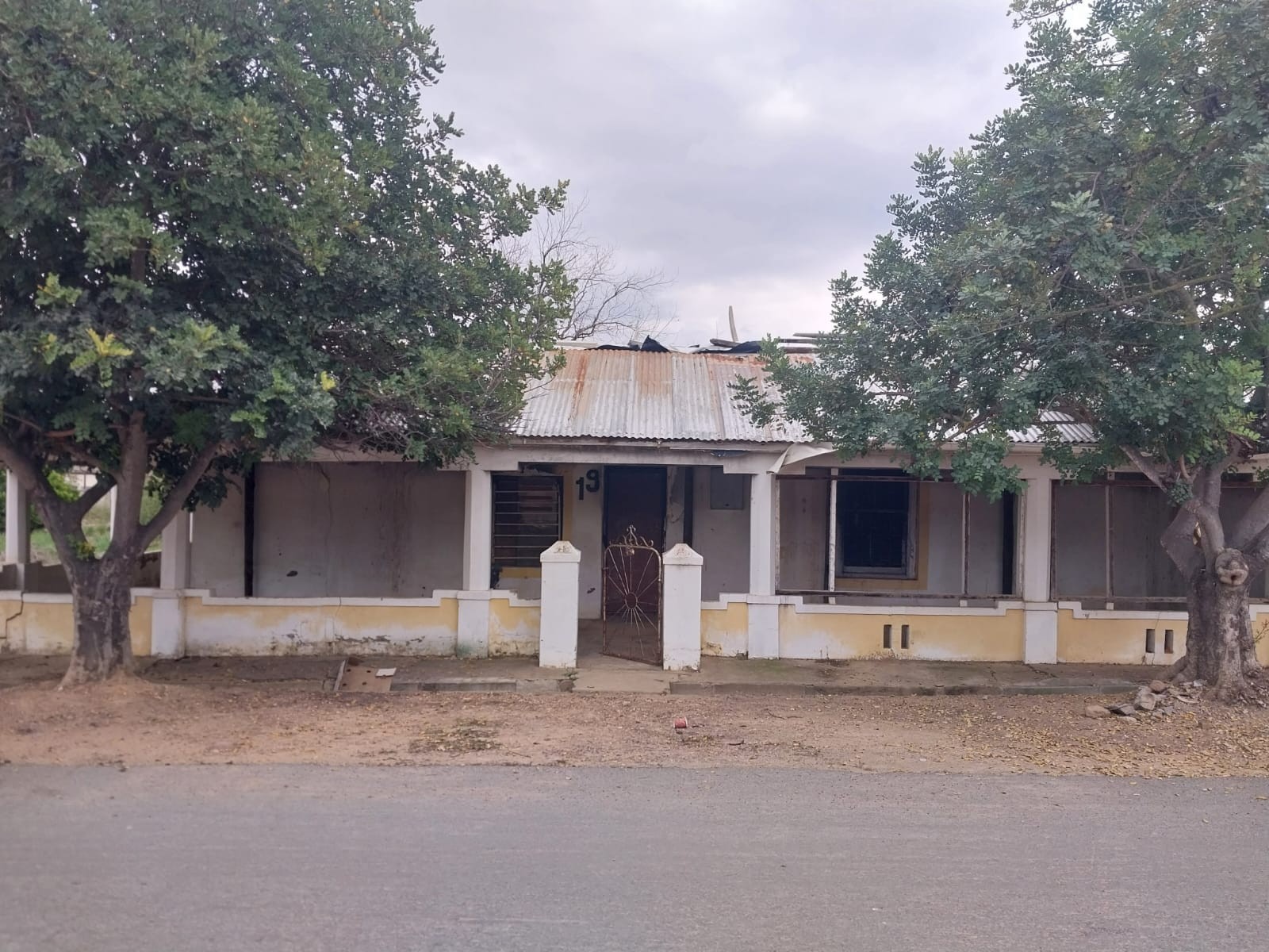 House for sale in Porterville, 220 m²