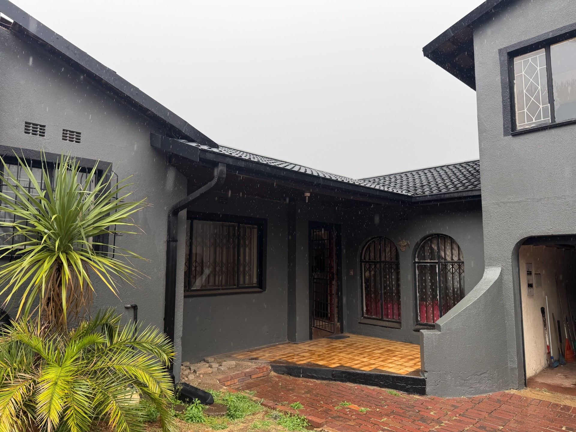 House for sale in Naturena, Johannesburg, 950 m²