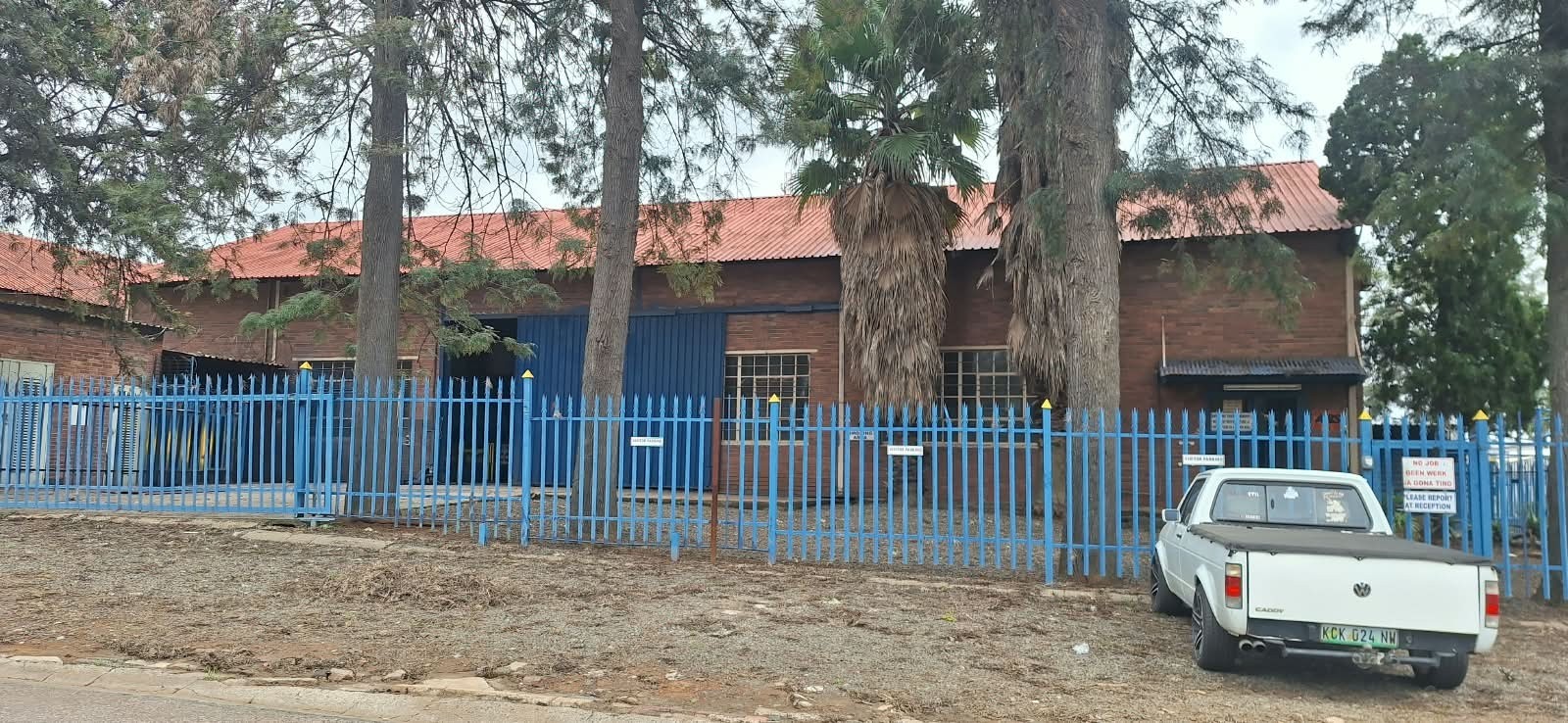 Warehouse for sale in Rustenburg, North West, 12 Waterval Laan, Rustenburg, North West, 2000 m²