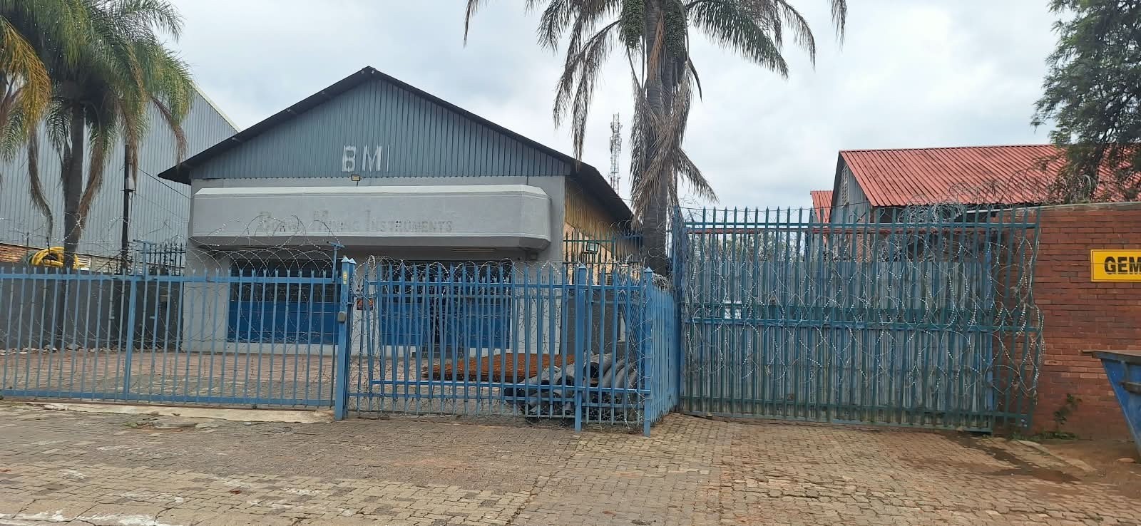 Warehouse for sale in Rustenburg, North West, 12 Waterval Laan, Rustenburg, North West, 2000 m²