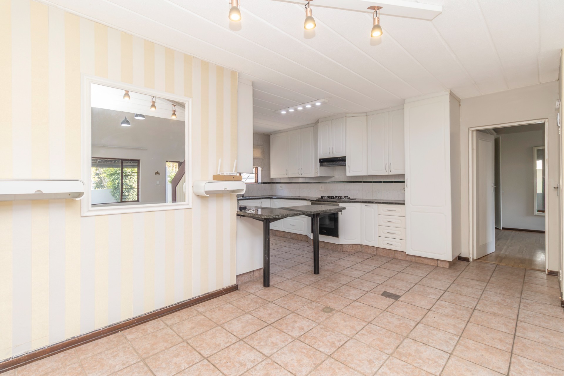 House for sale in North Riding, Randburg, 361 m²