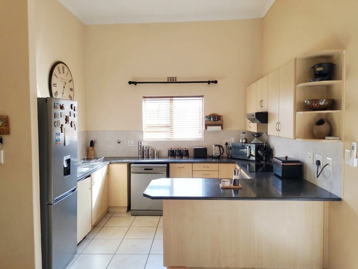 House for sale in Eikenbosch, Kuils River, 125 m²