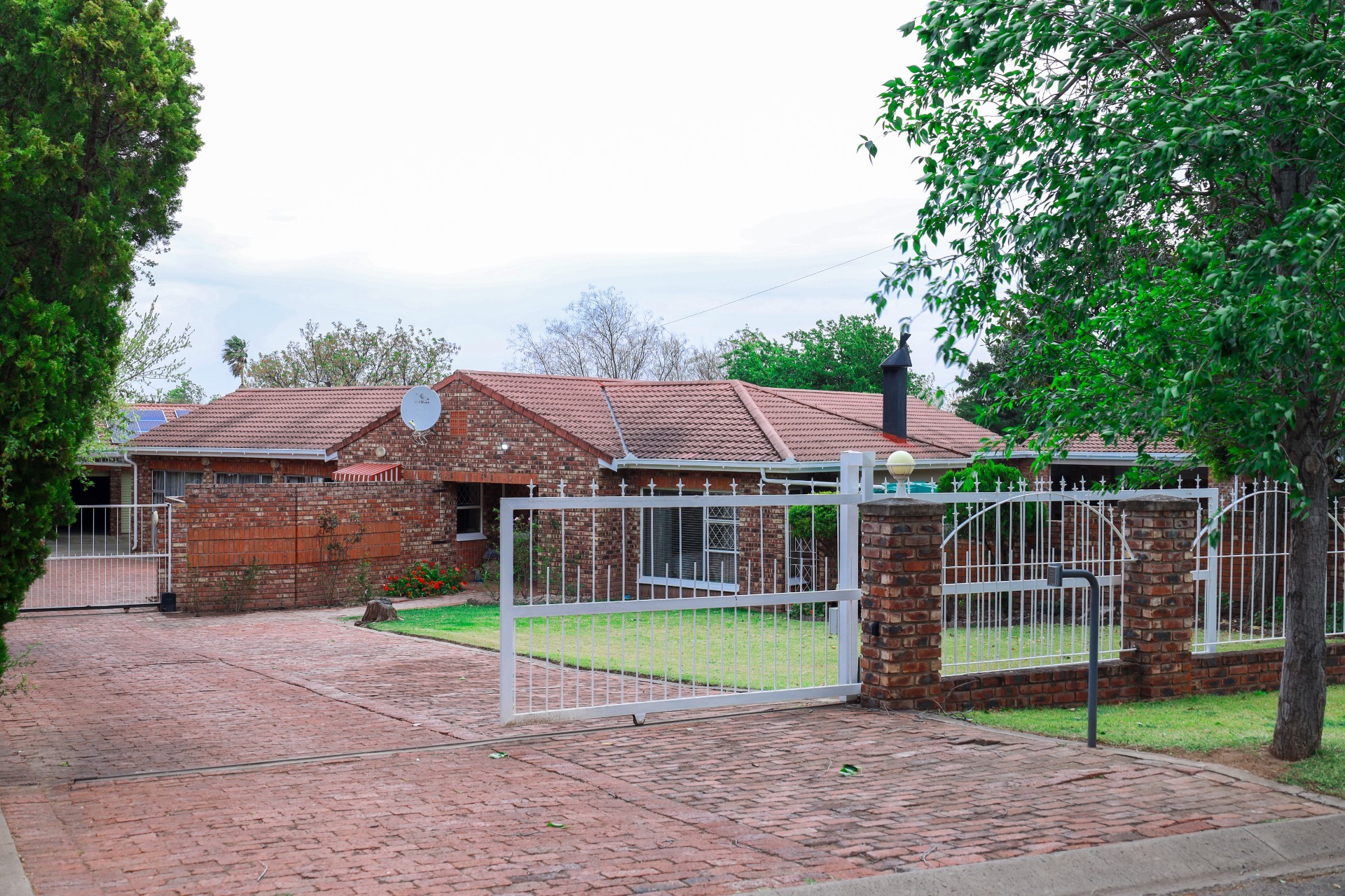 House for sale in Balmoral, Queenstown, 15 Wapadsberg Road, Balmoral, Queenstown, Eastern Cape, 1889 m²