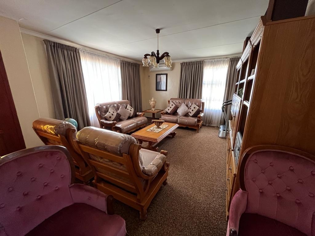 House for sale in Motherwell, Port Elizabeth, 572 m²