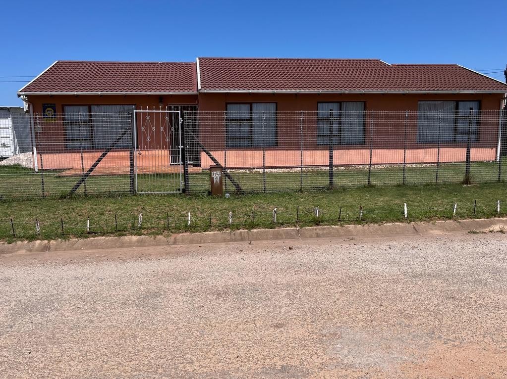 House for sale in Motherwell, Port Elizabeth, 572 m²