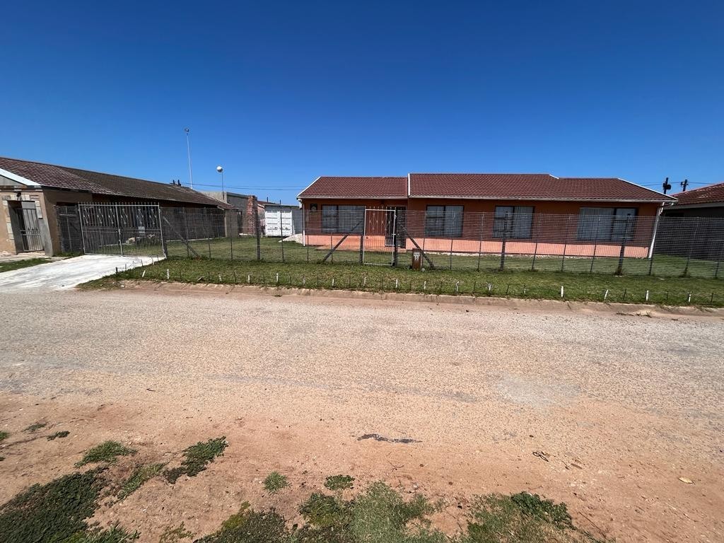 House for sale in Motherwell, Port Elizabeth, 572 m²