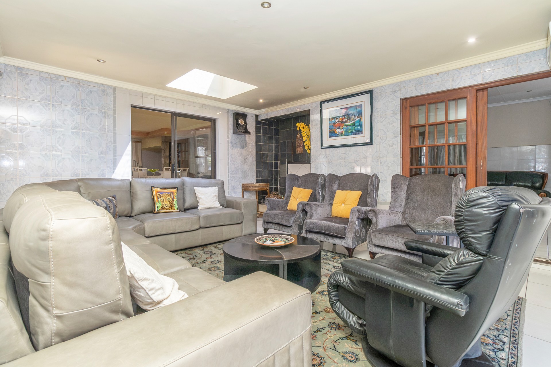 House for sale in Fourways, Sandton, 690 m²