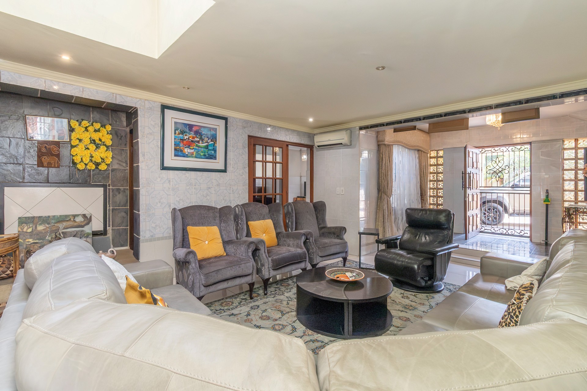 House for sale in Fourways, Sandton, 690 m²