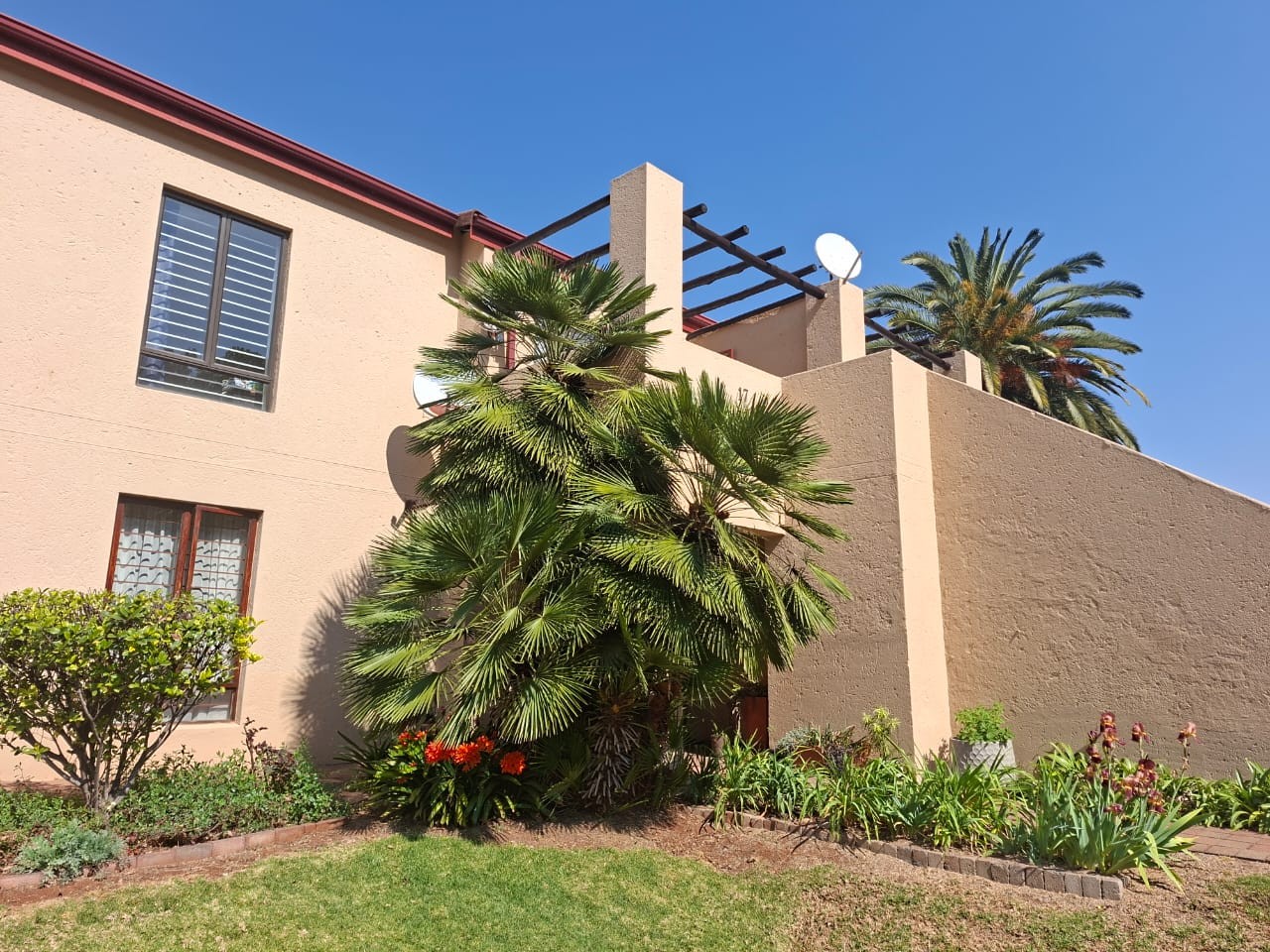 Apartment for sale in Roodekrans, Roodepoort, 83 m²