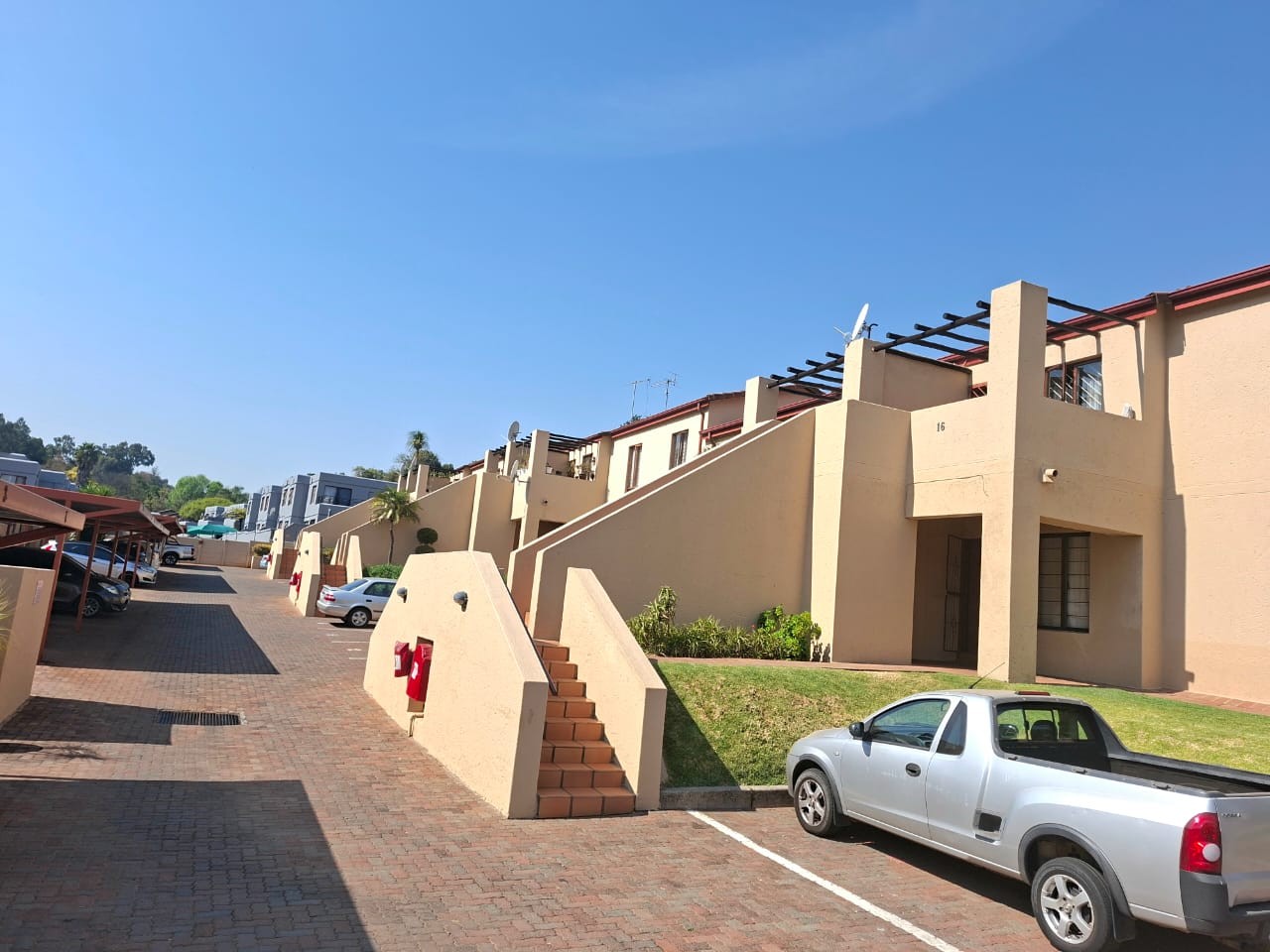 Apartment for sale in Roodekrans, Roodepoort, 83 m²