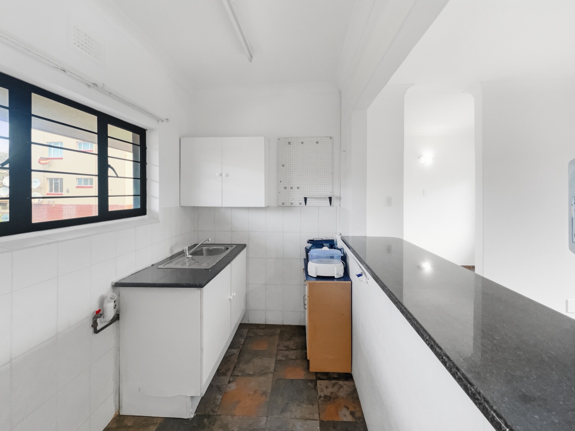 Studio Apartment for rent in Windermere, Durban, KwaZulu Natal, 9 (1st floor), Westleigh, 15 Wynnford Place, Windermere, Durban, KwaZulu Natal, 37 m²