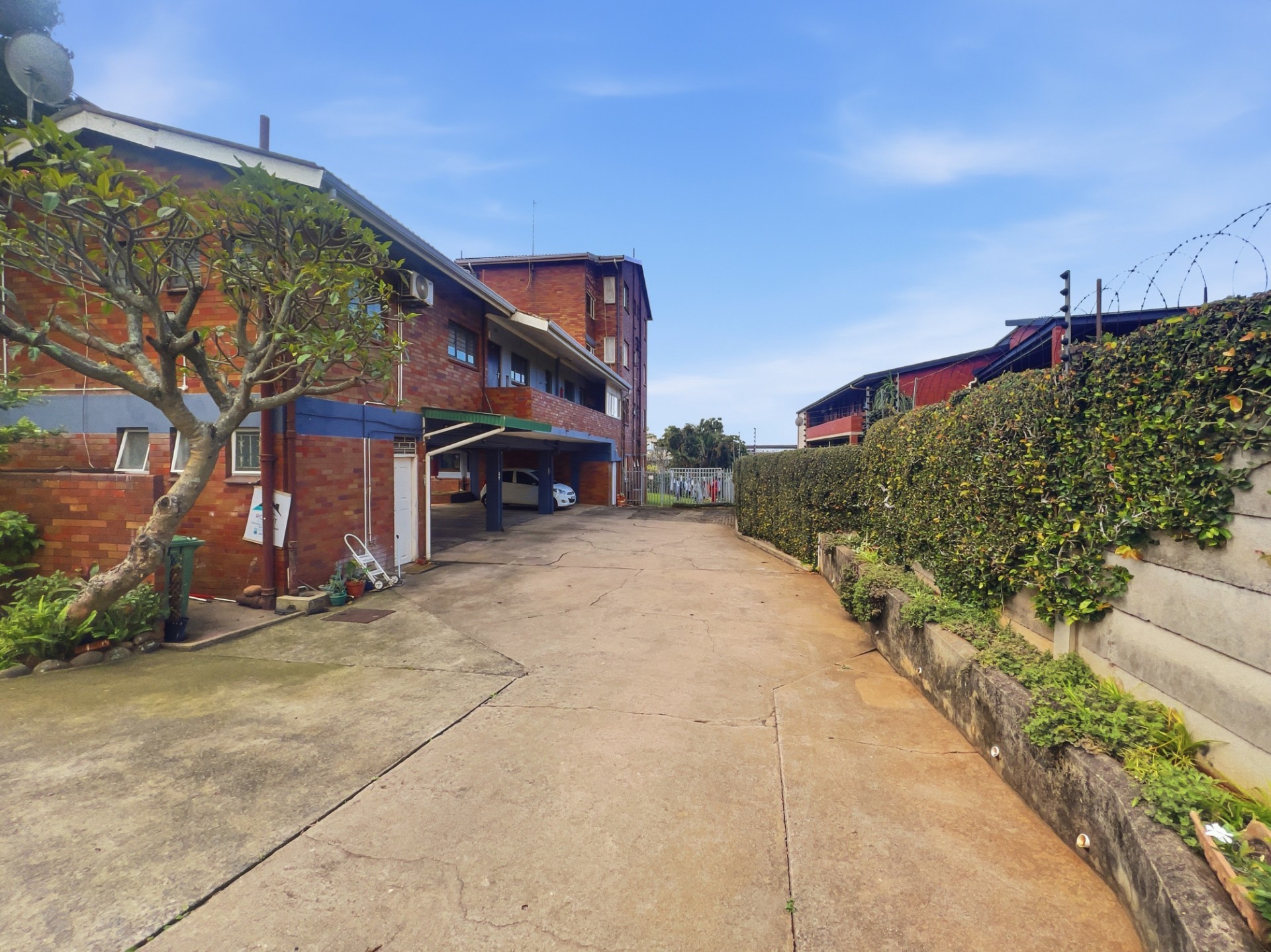 Studio Apartment for rent in Windermere, Durban, KwaZulu Natal, 9 (1st floor), Westleigh, 15 Wynnford Place, Windermere, Durban, KwaZulu Natal, 37 m²