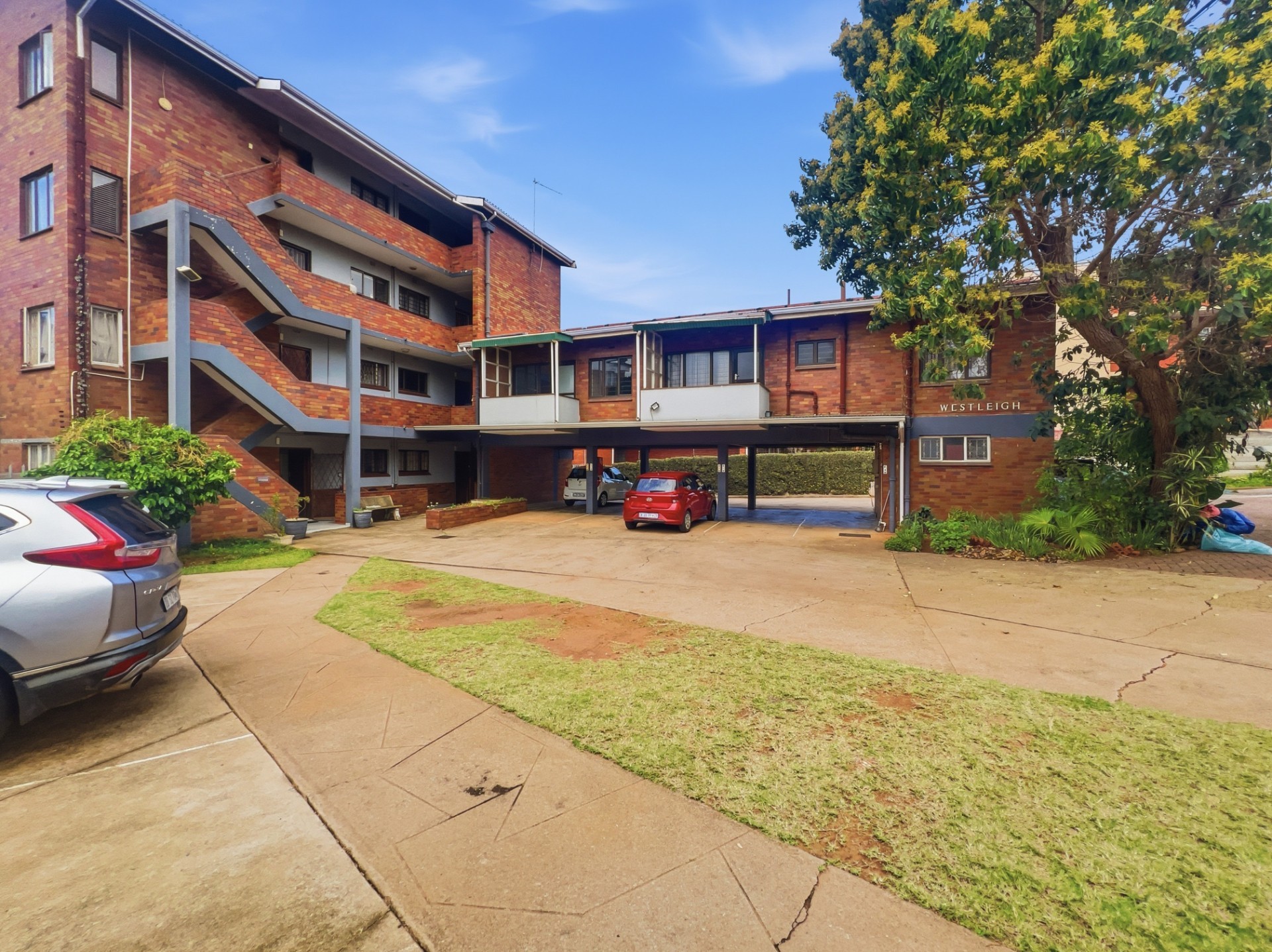 Studio Apartment for rent in Windermere, Durban, KwaZulu Natal, 9 (1st floor), Westleigh, 15 Wynnford Place, Windermere, Durban, KwaZulu Natal, 37 m²