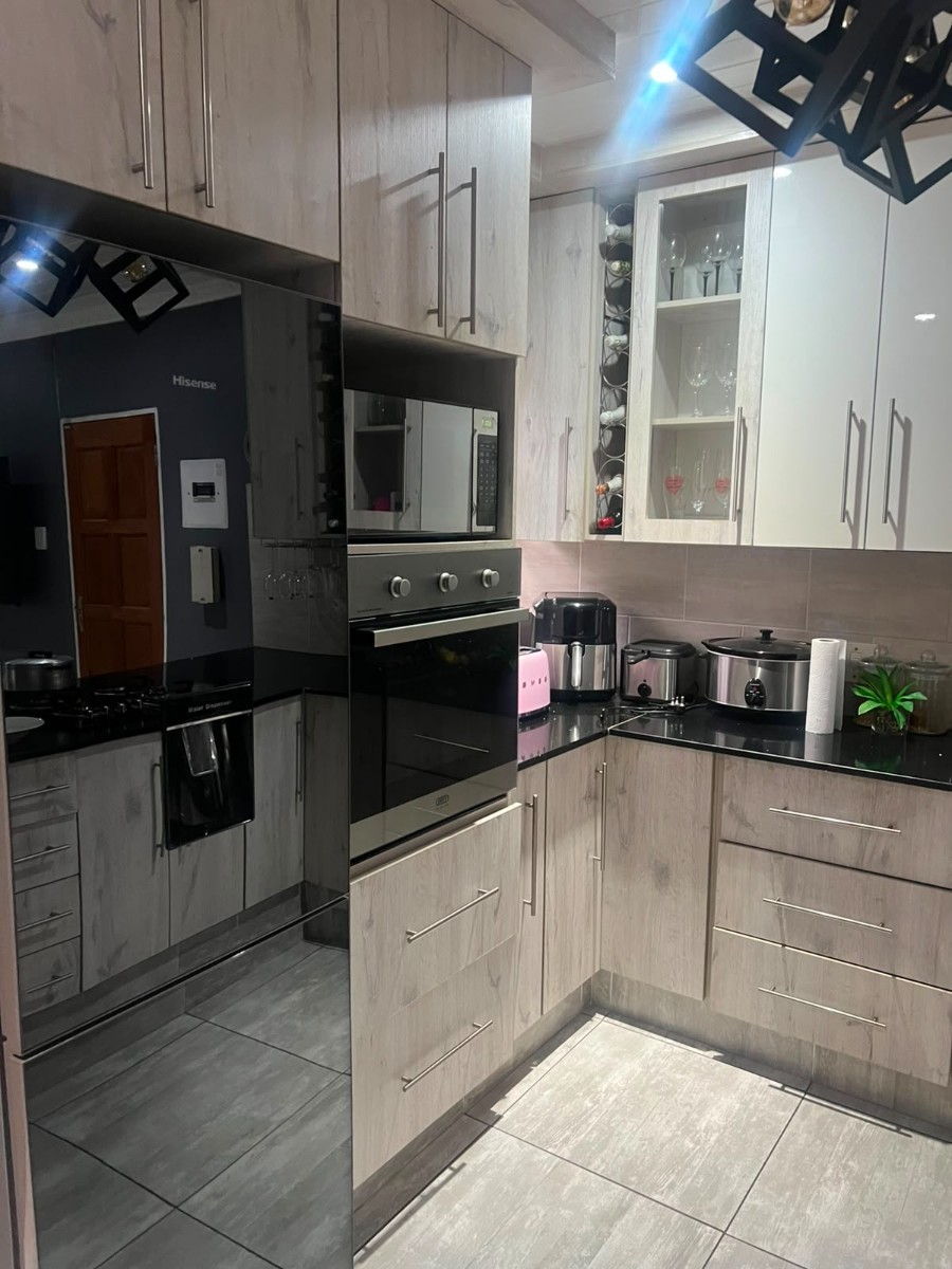 Townhouse for sale in Witbank Ext 10, Witbank, 100 m²