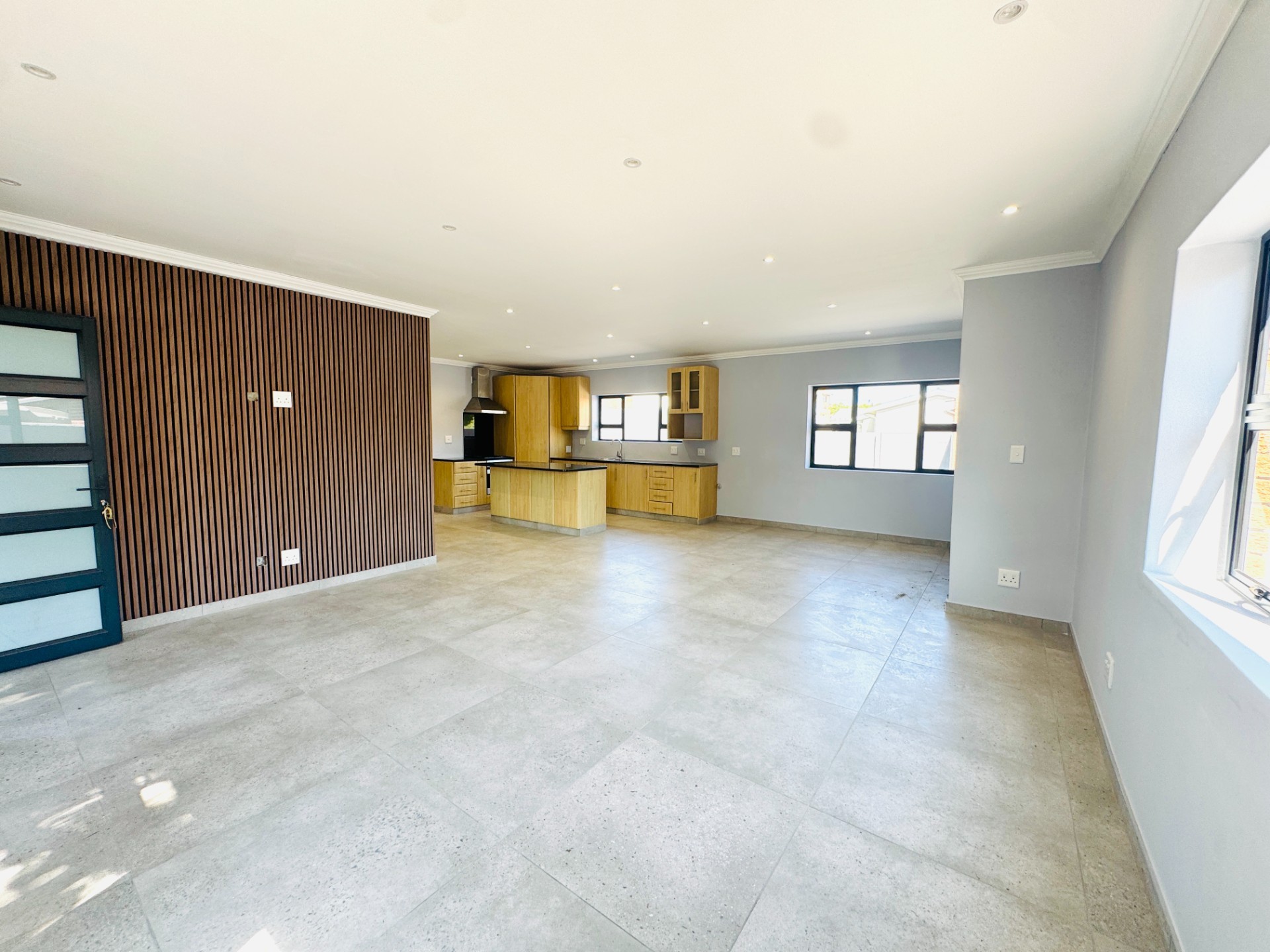 House for sale in Middedorp, Langebaan, 184 m²