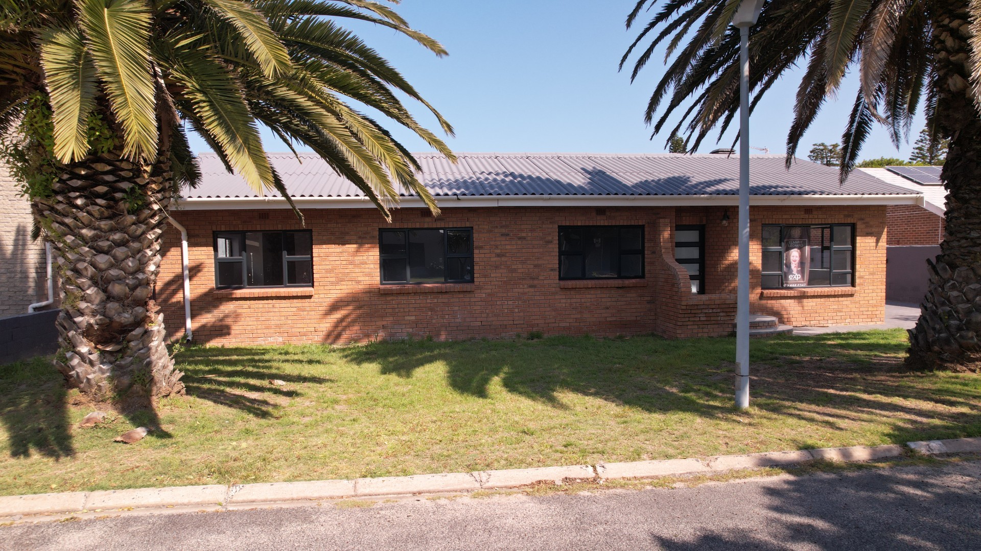 House for sale in Middedorp, Langebaan, 184 m²