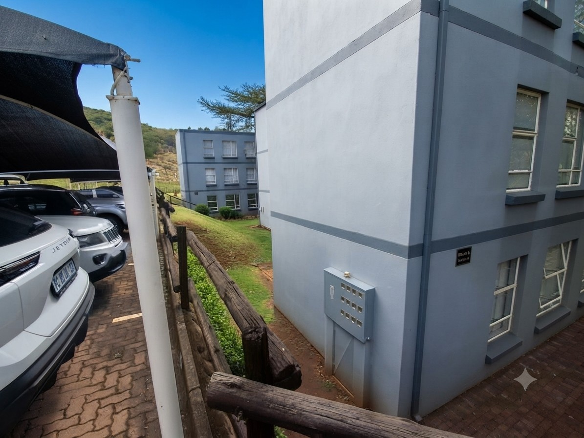 Apartment for sale in Westdene, Johannesburg, 60 m²
