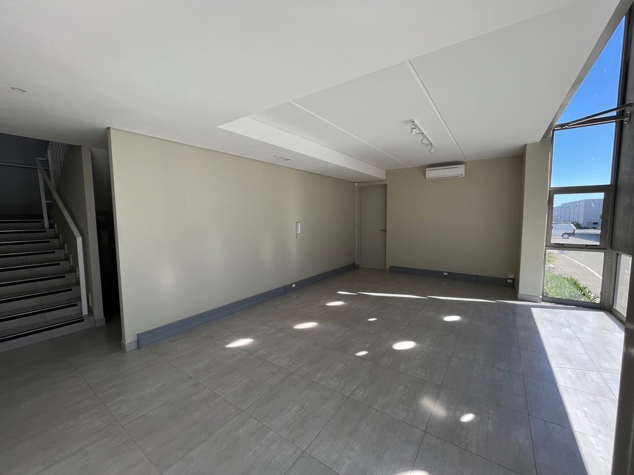 Warehouse for rent in Everite Industria, Brackenfell, 16, The Reserve, 1 1 Capricorn Way, Everite Industria, Brackenfell, Western Cape, 459 m²