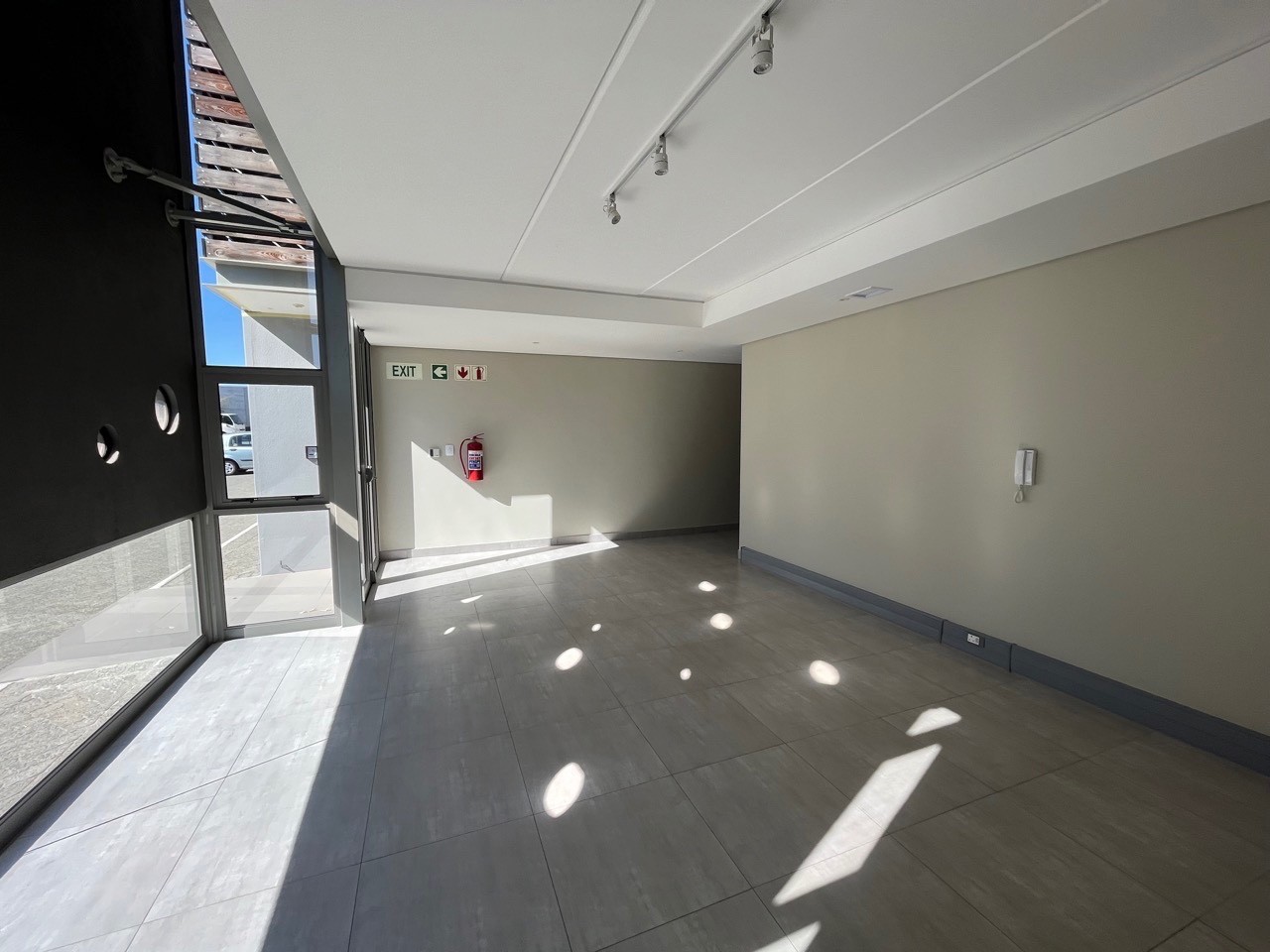 Warehouse for rent in Everite Industria, Brackenfell, 16, The Reserve, 1 1 Capricorn Way, Everite Industria, Brackenfell, Western Cape, 459 m²